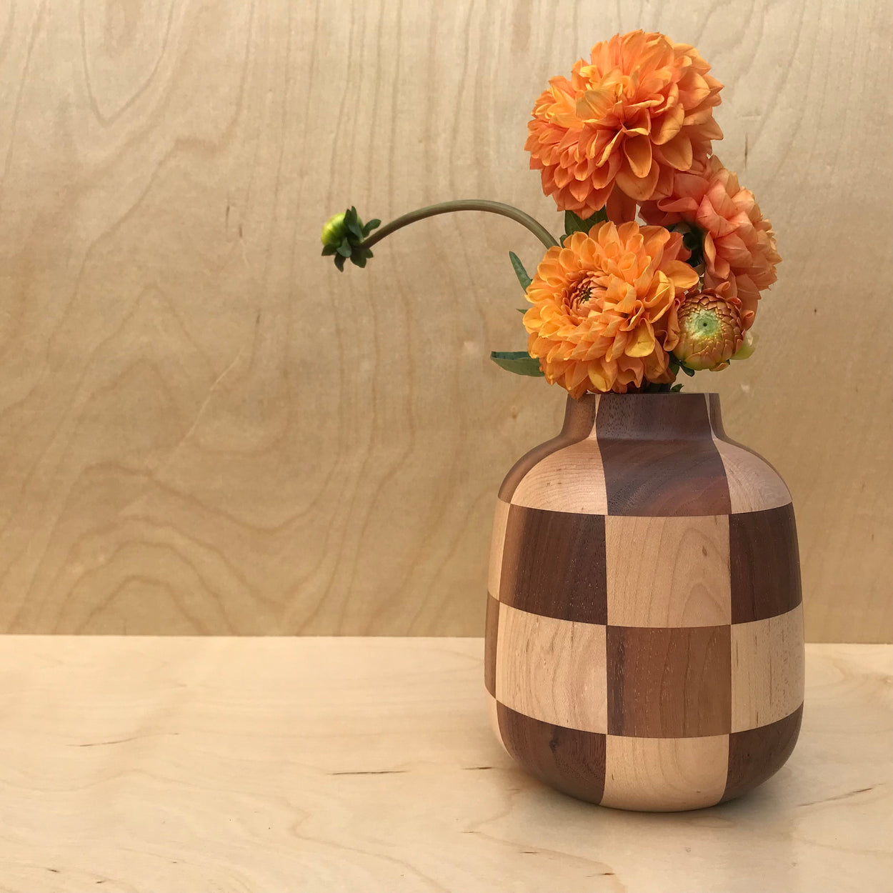 CHECKS MIX WOOD VASE - GRAND | WALNUT + HARD MAPLE
