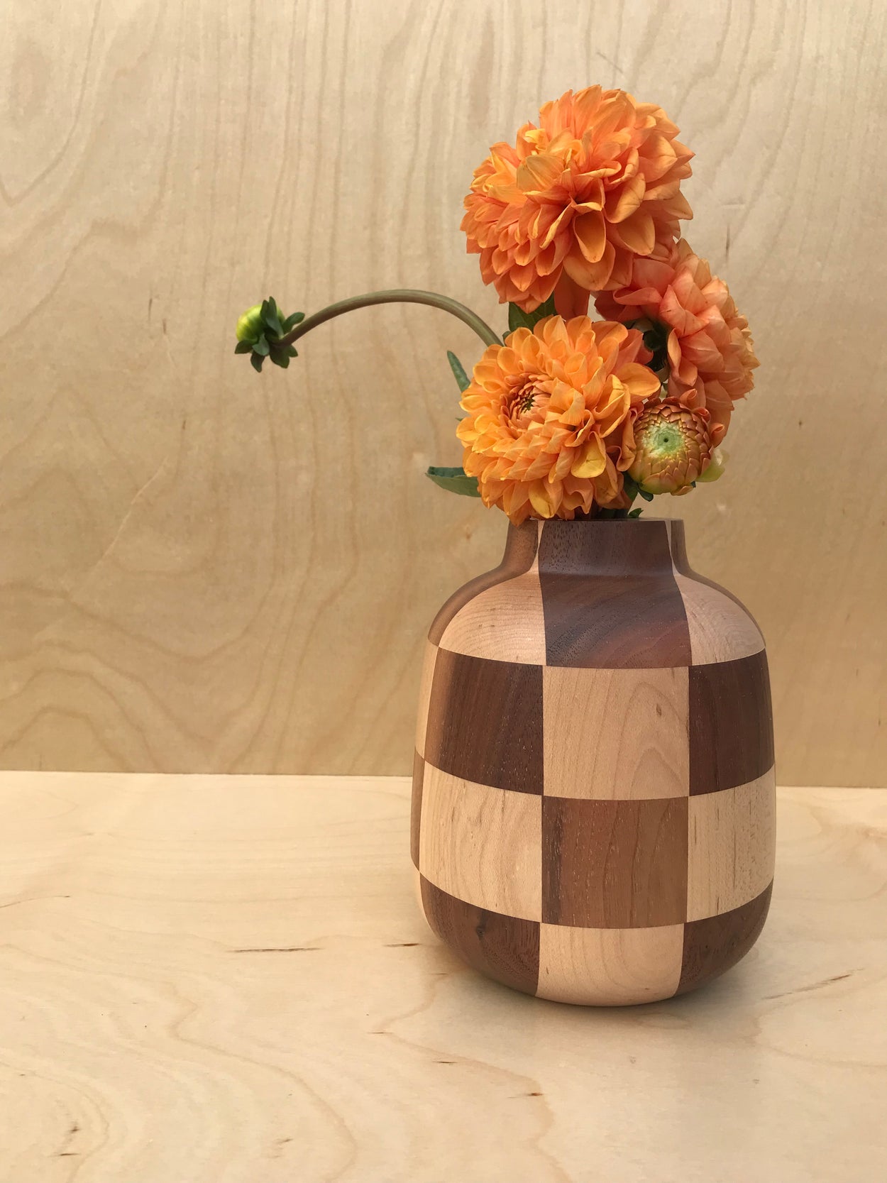 CHECKS MIX WOOD VASE - GRAND | WALNUT + HARD MAPLE