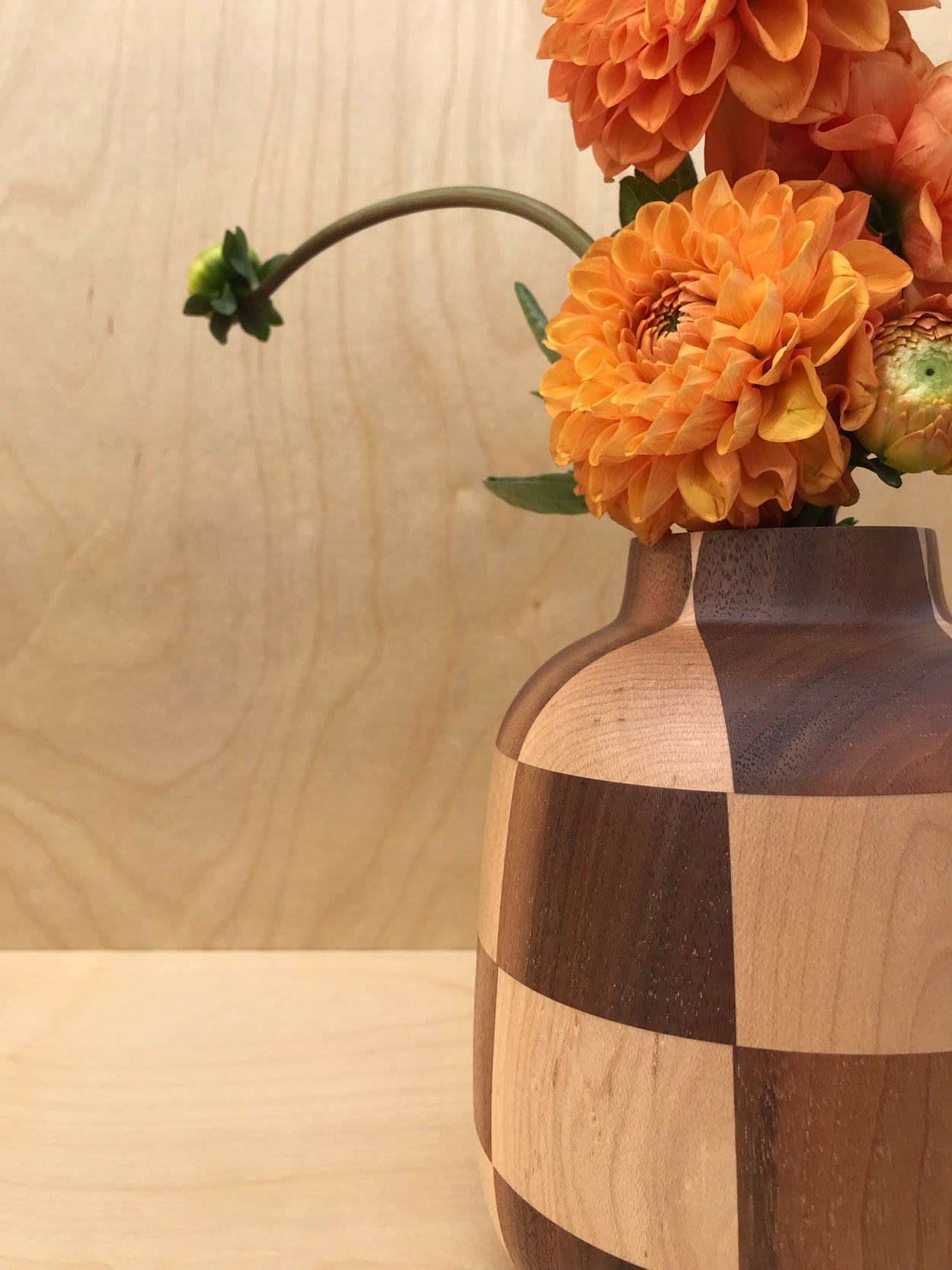 CHECKS MIX WOOD VASE - GRAND | WALNUT + HARD MAPLE