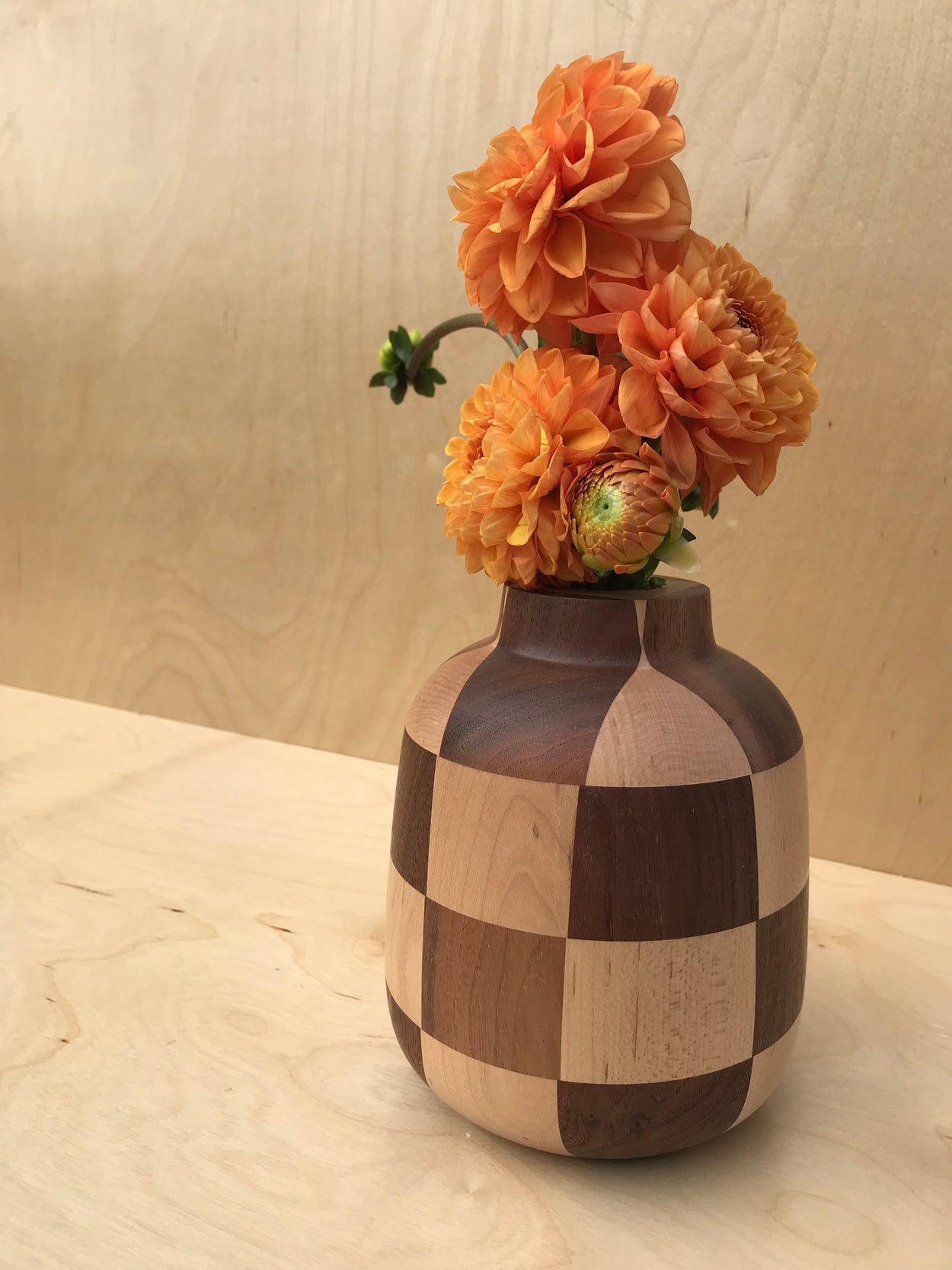 CHECKS MIX WOOD VASE - GRAND | WALNUT + HARD MAPLE