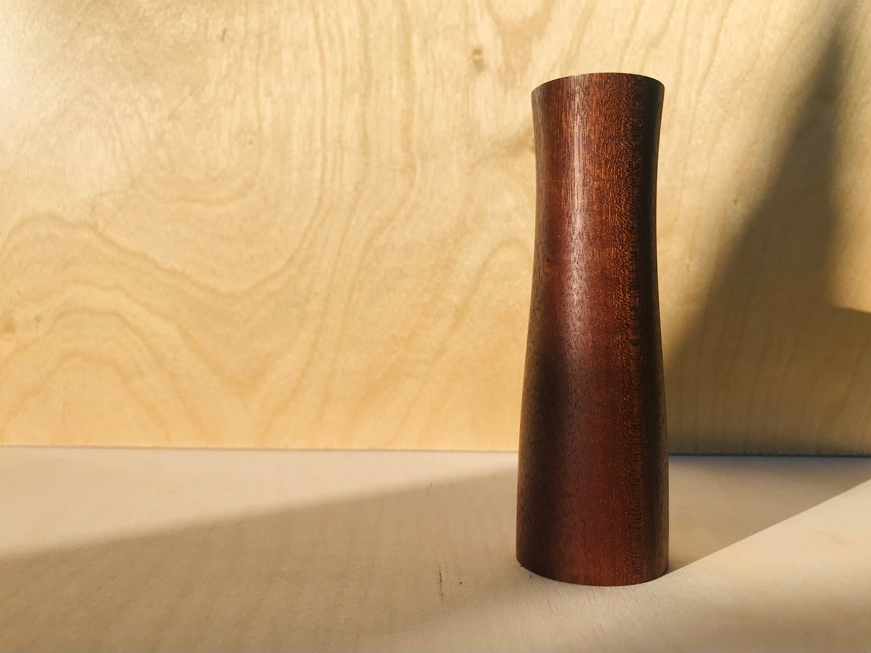 DELGADO WOOD BUD VASE - PETIT | AFRICAN SAPELE