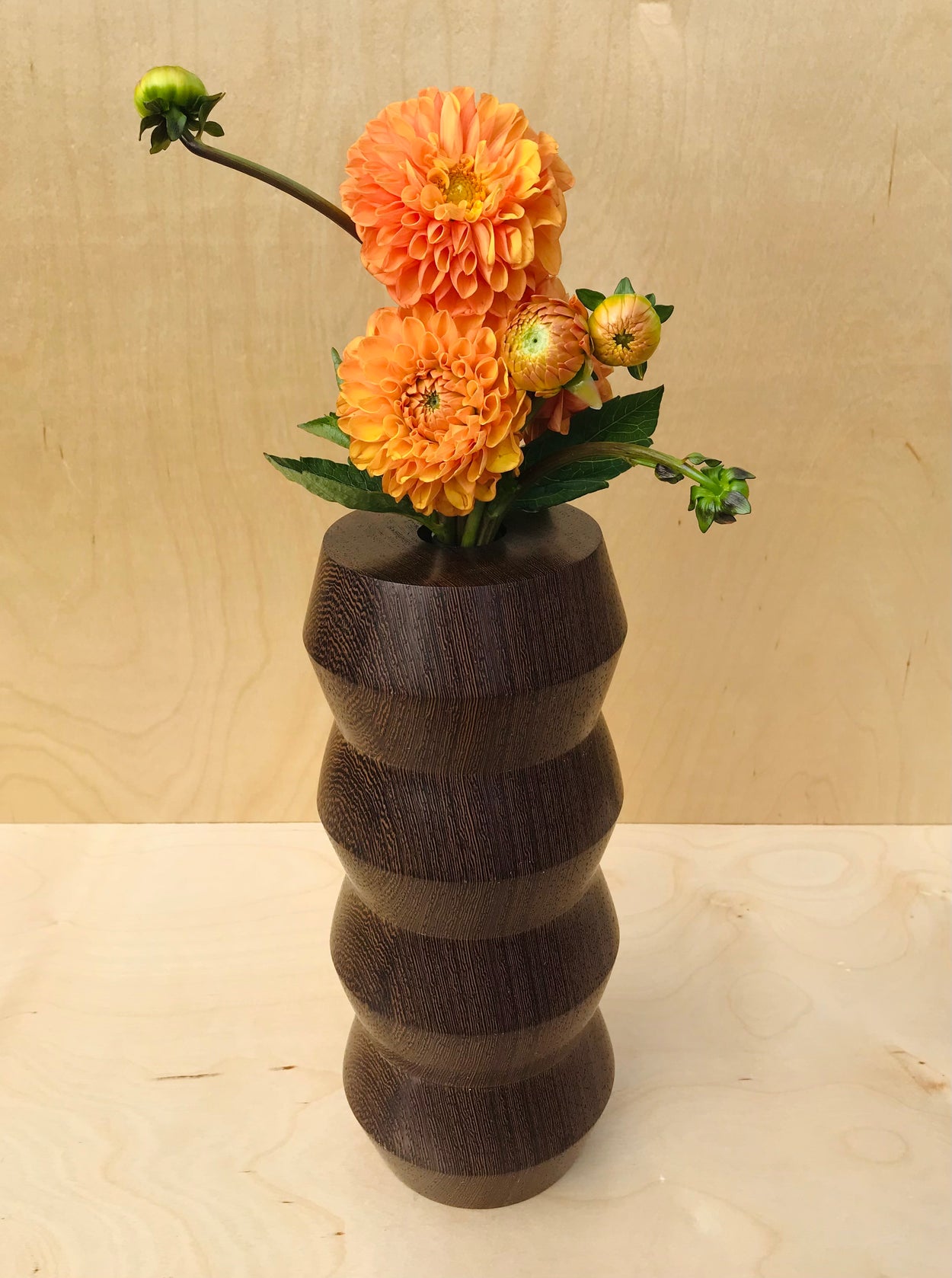 ZIG-ZAG WOOD VASE - GRAND | AFRICAN WENGE