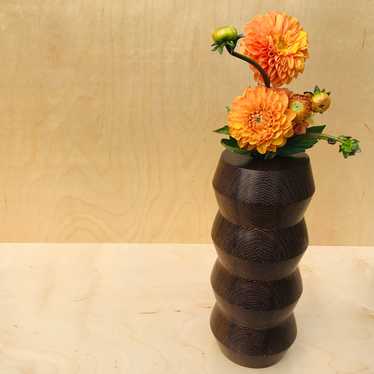 ZIG-ZAG WOOD VASE - GRAND | AFRICAN WENGE