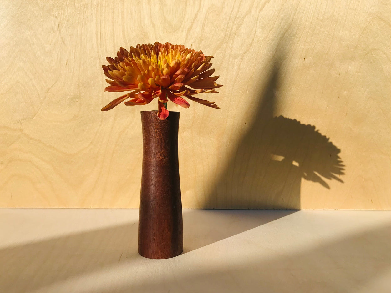 DELGADO WOOD BUD VASE - PETIT | AFRICAN SAPELE